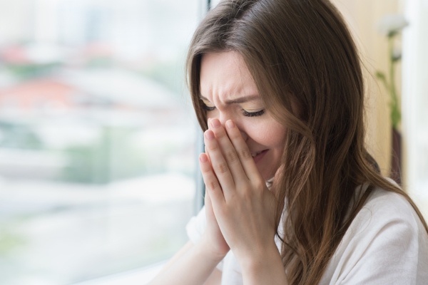 Зуд в носу и слезоточение