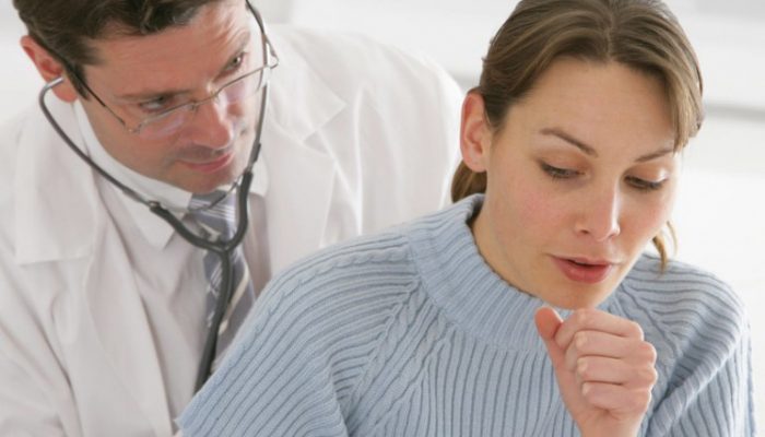 болит спина при бронхите что