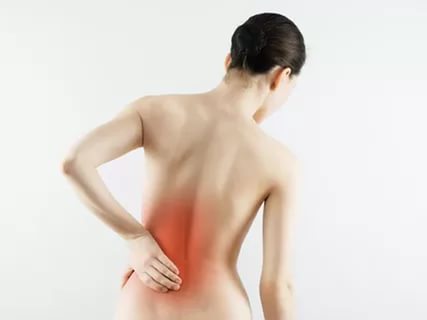 Болит спина