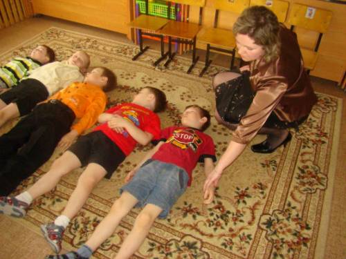 Зарядка в детском саду Зарядка в детском саду